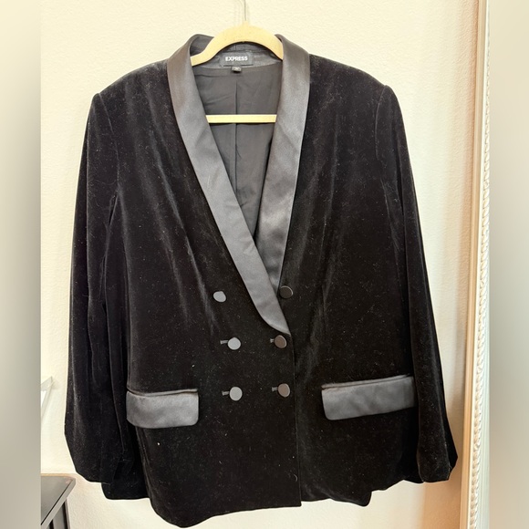 Express Black Velvet and Satin Blazer - Picture 6 of 9